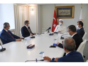 Diyanet İşleri Başkanı Erbaş: "Kuraklaşmış, çoraklaşmış yürekleri İslam'la yeşerteceğiz"