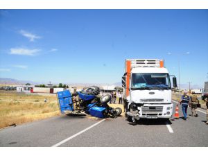Şırnak'ta kamyonla çarpışan traktörün sürücüsü yaralandı