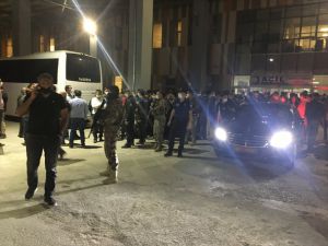 GÜNCELLEME - Van'da PKK'lı teröristler yol yapım işçilerine saldırdı: 2 şehit, 8 yaralı