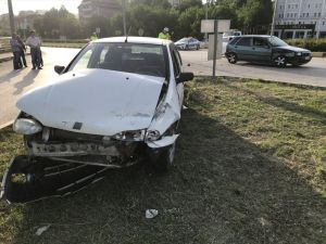 Karabük'te çarpışan iki otomobildeki 3 kişi yaralandı