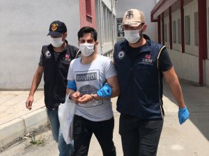 Adana'daki terör operasyonunda yakalanan 10 zanlıdan 7'si tutuklandı