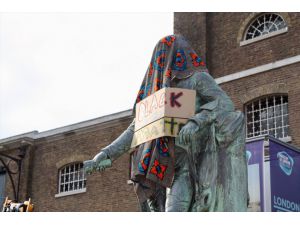 Köle taciri Robert Milligan'ın Londra'daki heykeli söküldü