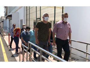 Adana'da uyuşturucu operasyonunda yakalanan 5 zanlıdan biri tutuklandı