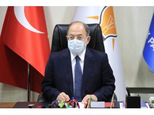 Eski Sağlık Bakanı Akdağ: "Salgınla mücadele Türkiye'de iyi yönetildi"
