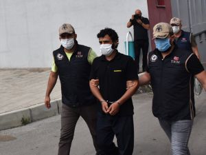 Adana'daki terör operasyonunda yakalanan 6 zanlıdan 2'si tutuklandı