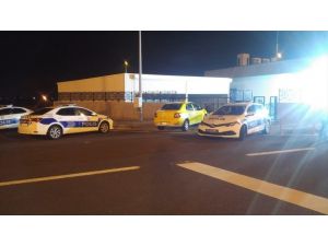 Kadın yolcunun çaldığı taksiyle kaçmaya çalıştığı iddiası