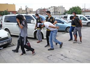 Adana'da yakalanan 3 kapkaç şüphelisinden 2'si tutuklandı