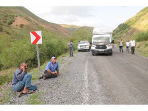 Bingöl-Yedisu kara yolu artçı depremler nedeniyle ulaşıma kapandı