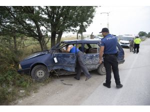 Edirne'de servis midibüsüyle otomobil çarpıştı : 3 yaralı