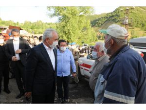 İçişleri Bakan Yardımcısı Ersoy, deprem bölgesinde vatandaşları dinledi