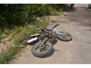 Uşak'ta motosiklet ile minibüs çarpıştı: 1 ölü, 3 yaralı