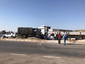 Hatay'da tır ile askeri araç çarpıştı: 2 yaralı