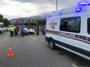Karabük'te takla atan otomobildeki 3 kişi yaralandı