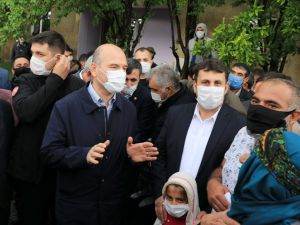 İçişleri Bakanı Soylu, depremden etkilenen Erzurum'un Çat ilçesini ziyaret etti: