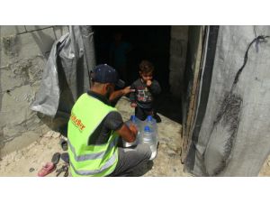 İdlib kırsalına 6 tır insani yardım