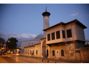 Doğu Akdeniz'de camilerde cemaatle ilk sabah namazı kılındı