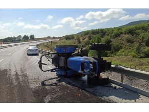 Sivas'ta devrilen traktörün sürücüsü öldü