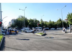 Diyarbakır'da Valilik önündeki cadde tek yönlü trafiğe açıldı