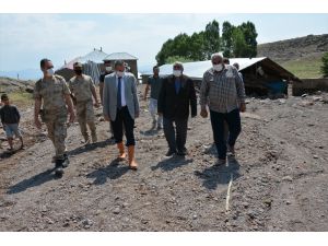 Ağrı'daki selde 2 bin dekar tarım arazisi zarar gördü, 2 ahır yıkıldı