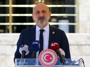 CHP'li Öztunç: "Sosyal medyaya ilişkin düzenlemeyi hep birlikte yapalım"