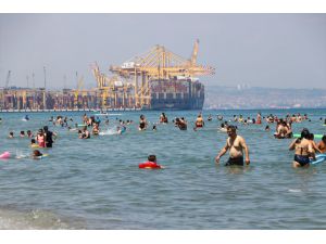 Tekirdağ'da tatilciler mavi bayraklı plajlarda denize girmenin keyfini yaşadı