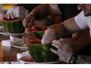 Kırklareli'nde çay kaşığıyla karpuz yeme yarışması yapıldı