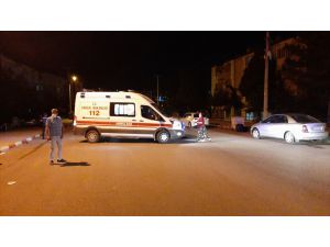 Karabük'te otomobil yayalara çarptı: 2 yaralı