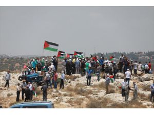 Filistinlilerden İsrail’in Yahudi yerleşim birimi inşa faaliyetlerine karşı gösteri