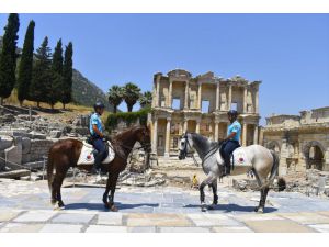 Efes Antik Kenti'nin güvenliği atlı jandarmaya emanet