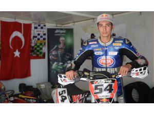 Milli motosikletçi Toprak Razgatlıoğlu yeni sezon için "motorunu ısıtıyor"