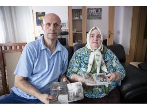 Srebrenitsa'da öldürülen bir oğlunu defnetmeye hazırlanan Boşnak aile, diğer oğlunuysa hala bulamadı
