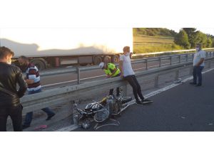 Bolu'da 3 motosiklet çarpıştı: 4 yaralı