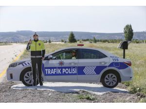 Kara yollarında maket/model trafik polisi dönemi