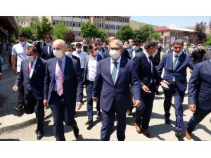 Ulaştırma ve Altyapı Bakanı Karaismailoğlu, Muş'ta:
