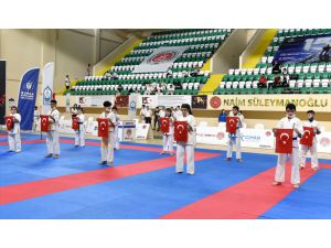 Ümit, Genç ve 21 Yaş Altı Türkiye Karate "Kata" Şampiyonası Bursa'da başladı