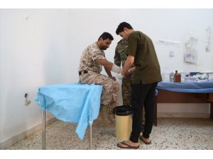 Libya'da cephe hattında hayat kurtaran sağlık çalışanları da Hafter'in hedefinde