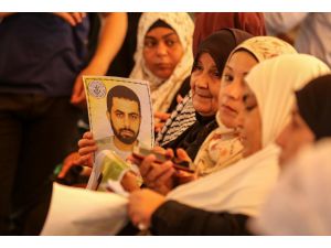 Gazzelilerden İsrail hapishanelerindeki Kovid-19 tehlikesine dikkati çekmek için eylem