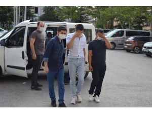 Afyonkarahisar'da yüklü miktarda ziynet eşyası çaldıkları iddiasıyla 6 zanlı tutuklandı