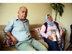 Terör örgütü PKK'nın kaçırdığını iddia ettikleri kızlarının yolunu gözlüyorlar