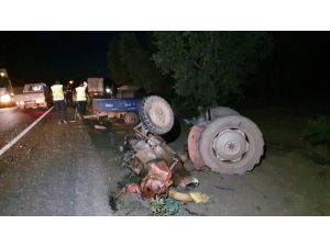 Bursa'da kamyonetle traktör çarpıştı: 2 yaralı