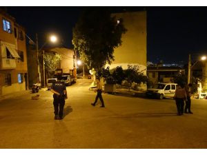 İzmir'de bıçaklı kavga: 2 yaralı