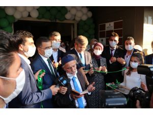 Gelecek Partisi Genel Başkanı Davutoğlu, partisinin teşkilat binasını açtı