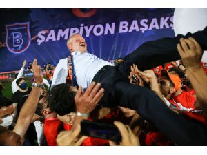 Medipol Başakşehir'de şampiyonluk sevinci