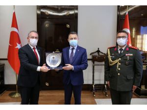 Cumhurbaşkanı Yardımcısı Oktay, KKTC'nin Ankara Büyükelçisi Köprülü'yü kabul etti