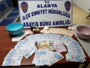 Antalya'da kumar operasyonunda 10 kişiye, 31 bin 500 lira ceza uygulandı