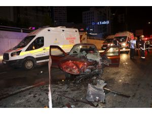 Başkentte otomobil temizlik aracına arkadan çarptı: 2 ölü, 3 yaralı