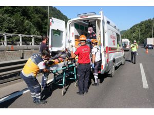 Anadolu Otoyolu'nda kaza yapan kamyonun sürücüsü ağır yaralandı