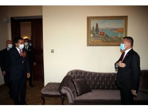 Cumhurbaşkanı Yardımcısı Oktay, TİSK Yönetim Kurulu Başkanı Akkol'u kabul etti