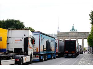 Almanya'daki kamyoncular düşük nakliyat fiyatlarını protesto etti