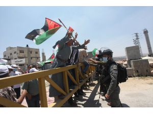 İsrail güçlerinden, Batı Şeria'da Yahudi yerleşim birimleri protestosuna müdahale